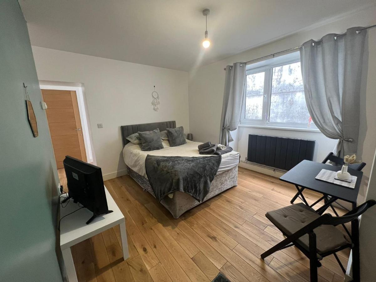 Dream Weaver Apartment Swansea Exterior photo